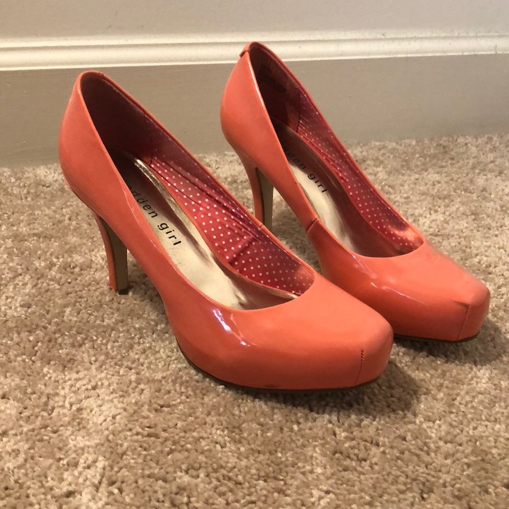 2 1/2 inch peach color heels